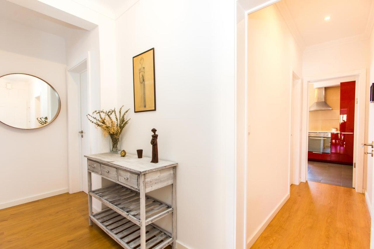 Apartment Belem! Charming 2 Bedroom W Terrace, Wifi & Free Street Parking *