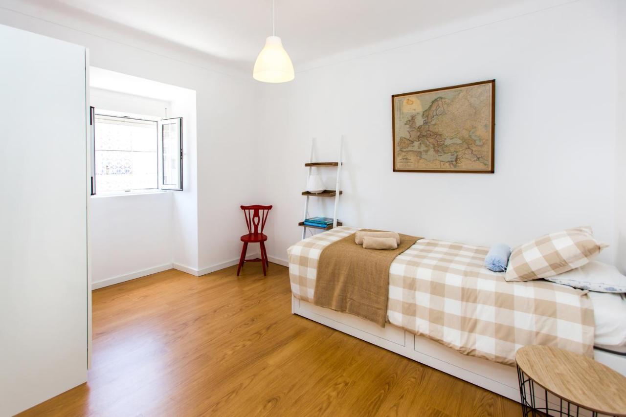Belem! Charming 2 Bedroom W Terrace, Wifi & Free Street Parking