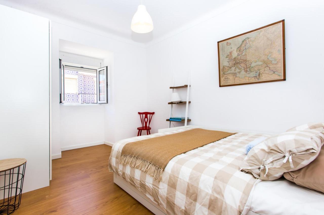 Belem! Charming 2 Bedroom W Terrace, Wifi & Free Street Parking * Lisbon