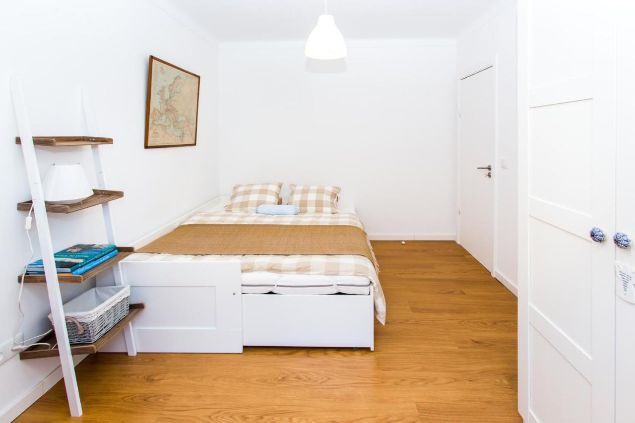 Apartment Belem! Charming 2 Bedroom W Terrace, Wifi & Free Street Parking Lisbon