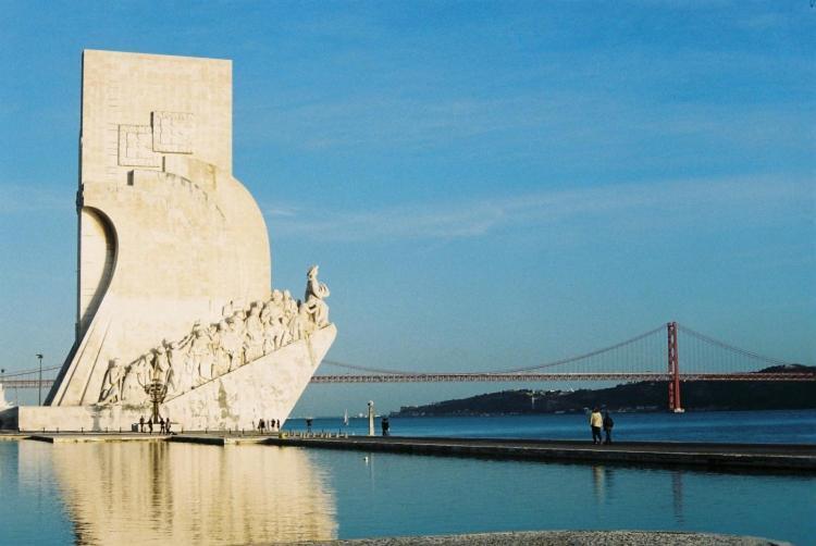 Belem! Charming 2 Bedroom W Terrace, Wifi & Free Street Parking Lisbon