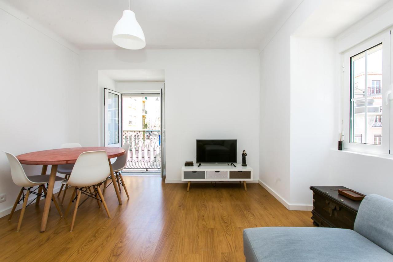Apartment Belem! Charming 2 Bedroom W Terrace, Wifi & Free Street Parking Lisbon