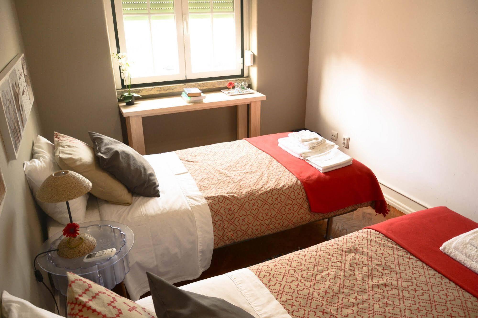 Guest house Alvalade Ii Airport 3*