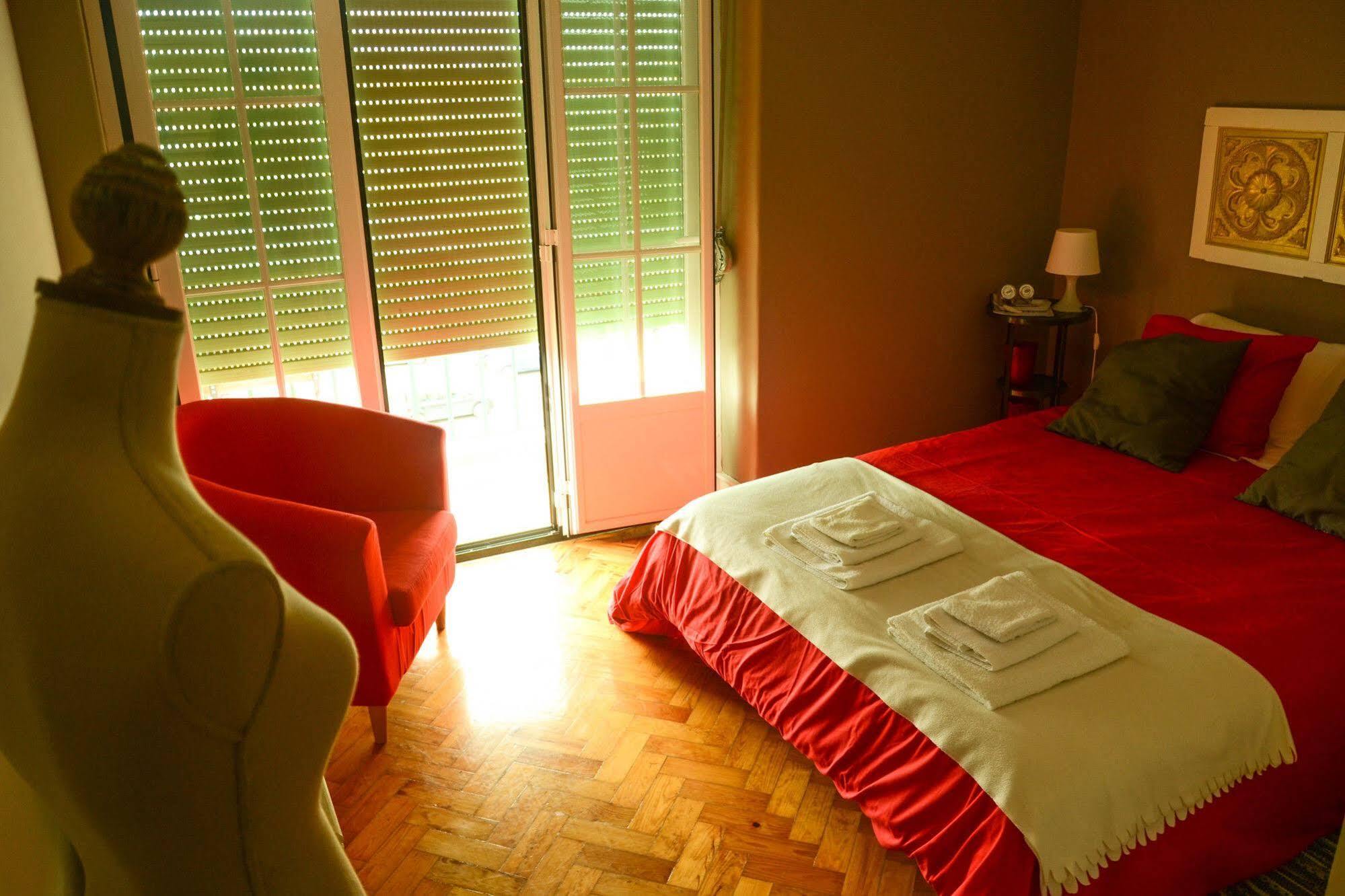 Guest house Alvalade Ii Airport