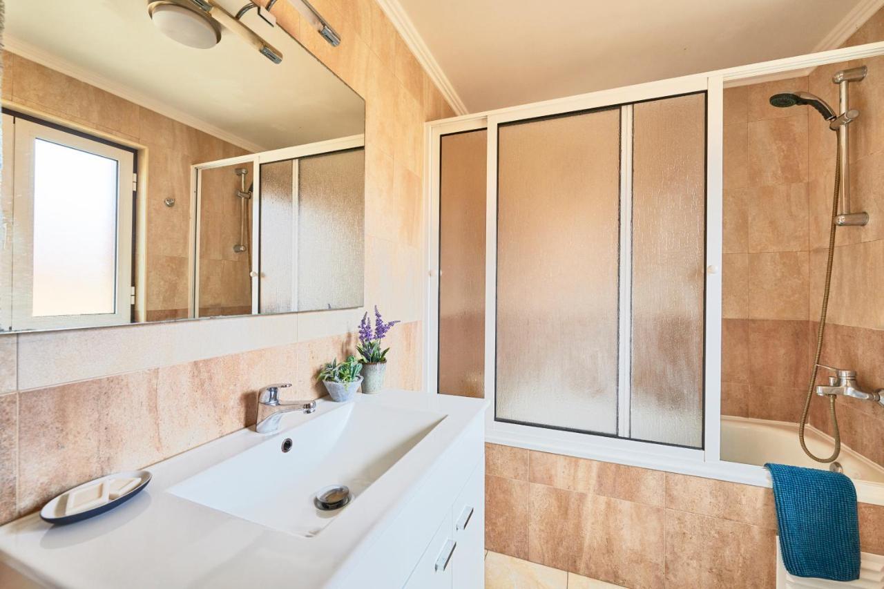 Renovated And Spacious Duplex With Patio, By Timecooler