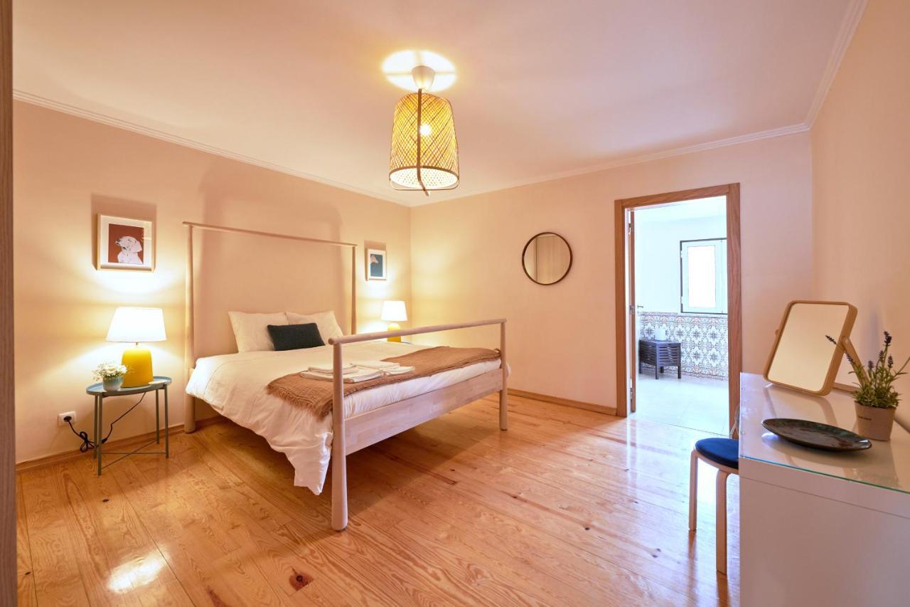 Apartment Renovated And Spacious Duplex With Patio, By Timecooler *