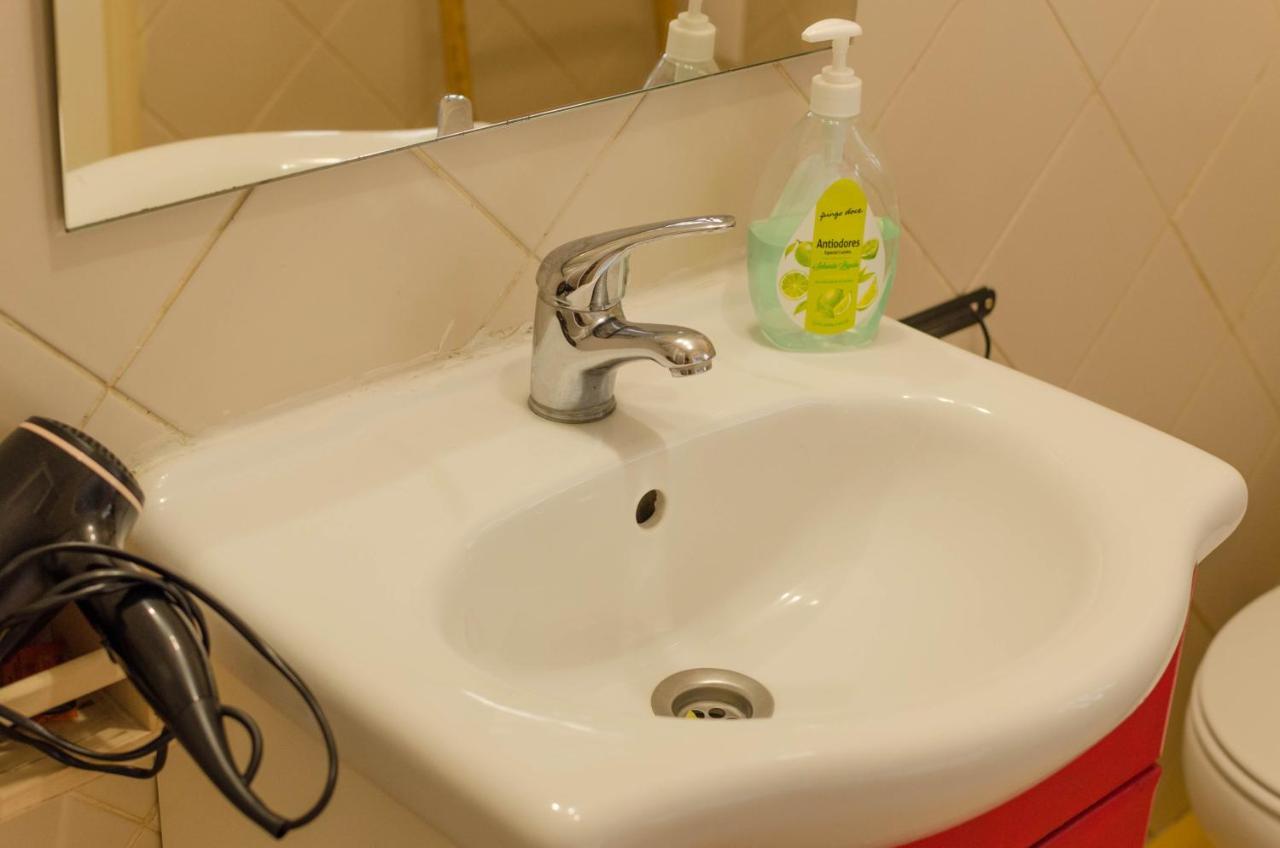 Mouraria Downtown Apartment Lisbon