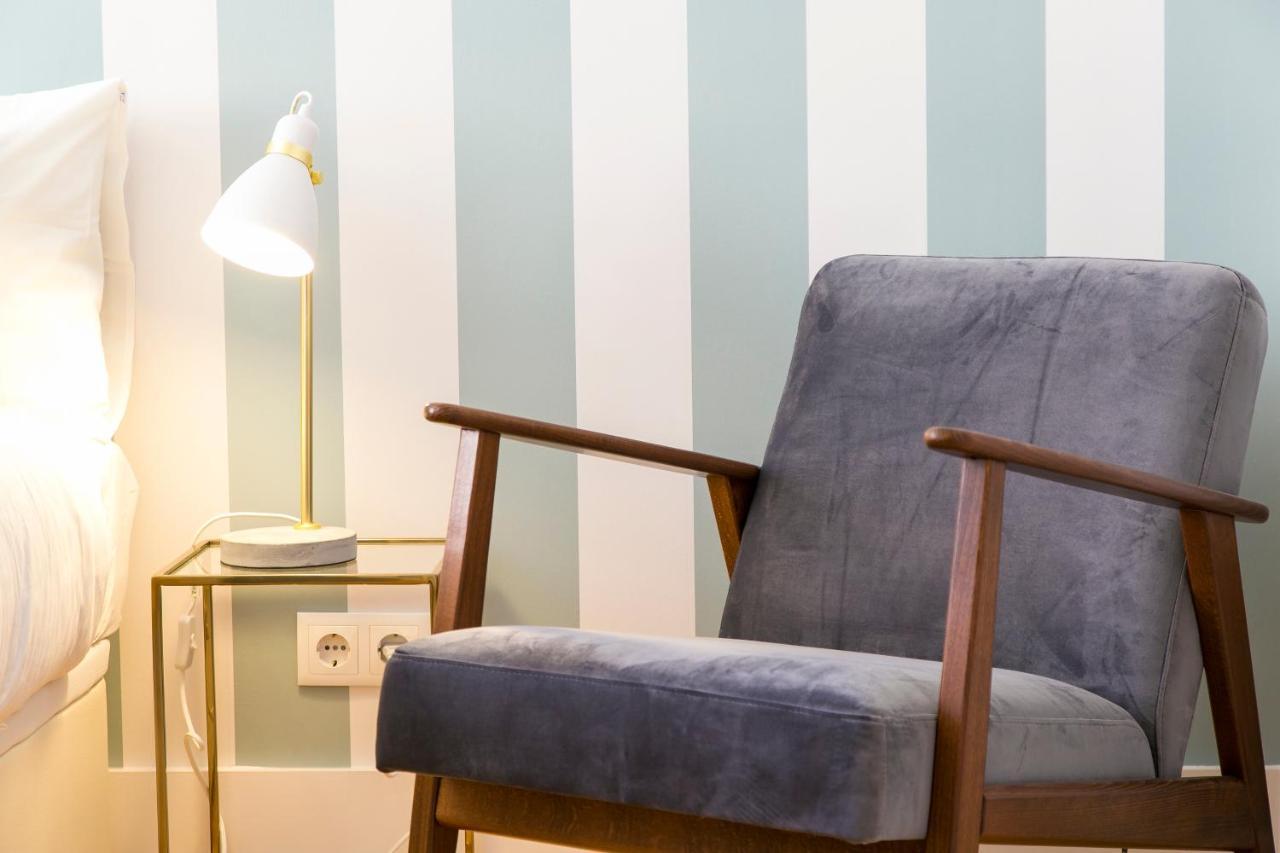 Apartment 2 Beautiful Upscale Flat Embracing Tejo! Lisbon