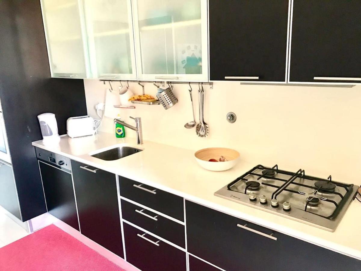 Luxury Part Of The - Modern With Airconditioning - Near Subway Apartment *