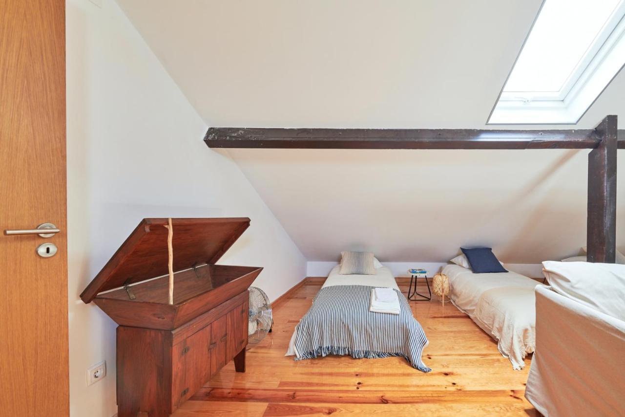 Apartment Renovated And Spacious Duplex With Patio, By Timecooler *