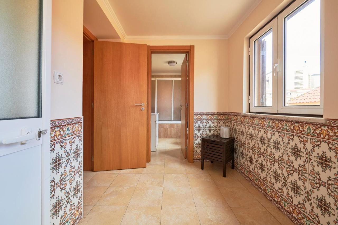 Renovated And Spacious Duplex With Patio, By Timecooler Lisbon