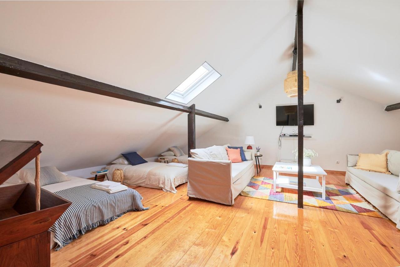 Apartment Renovated And Spacious Duplex With Patio, By Timecooler *