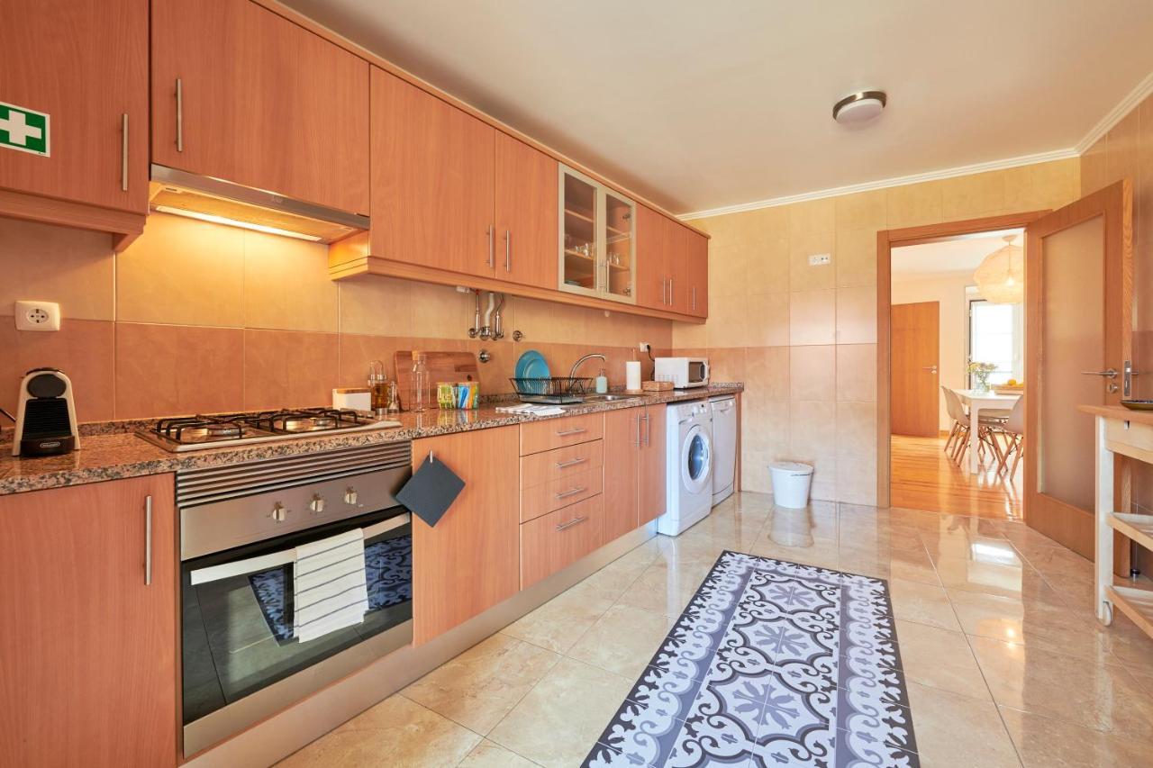Renovated And Spacious Duplex With Patio, By Timecooler Lisbon