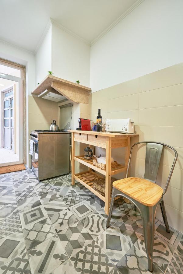 Belem Light Filled With Patio, By Timecooler Apartment *