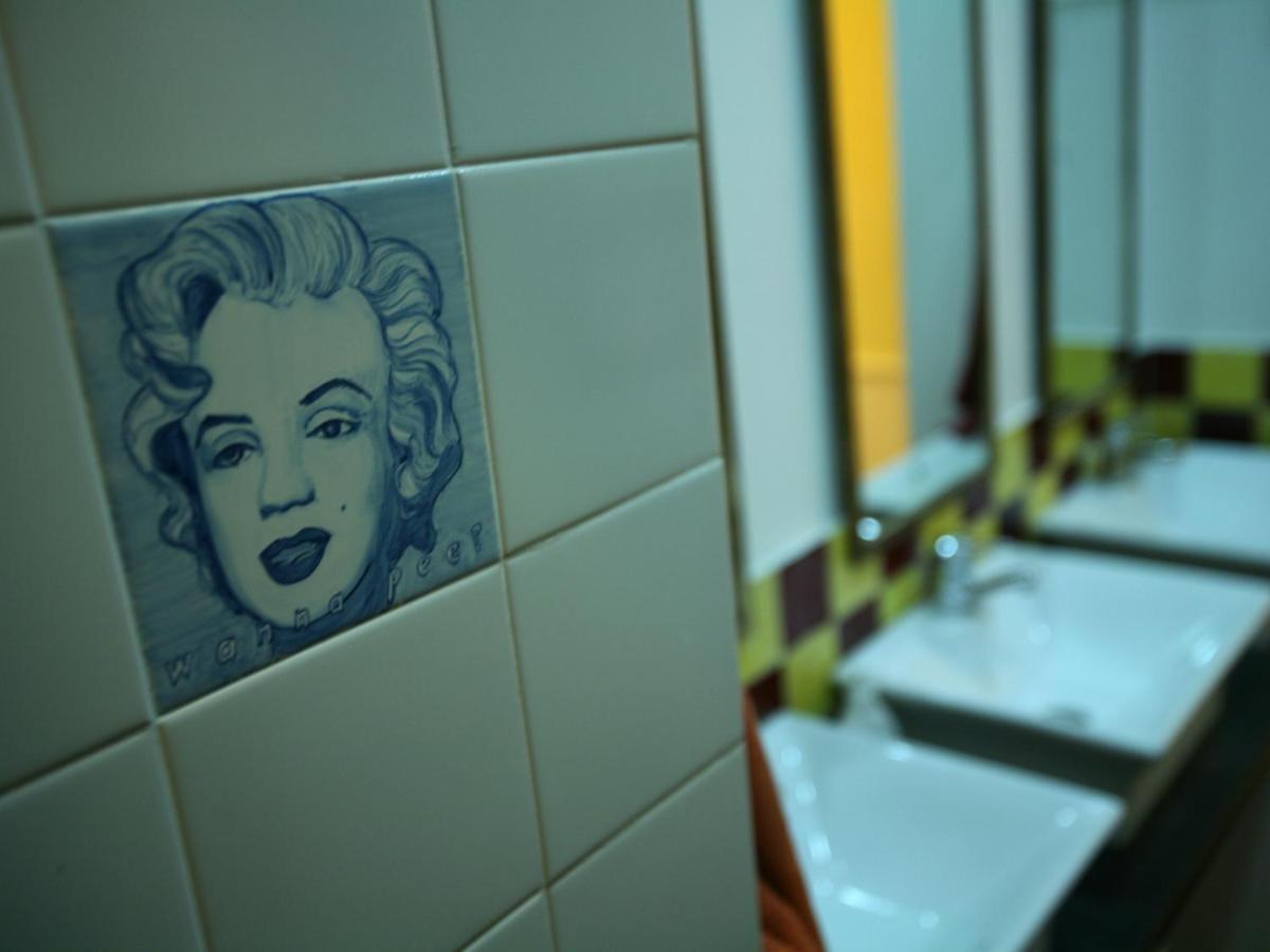 Hostel Travellers House - *