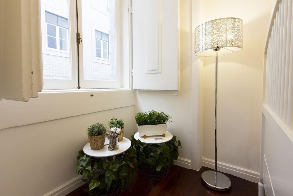 Downtown Classic By Homing Apartment