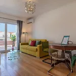 Lovelystay - Sunny 1Bdr Apartment W/Terrace