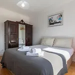 Lovelystay - Sunny 1Bdr Apartment W/Terrace