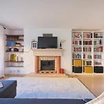 Modern Apartment With Swiming Pool & Garage - Lisbon