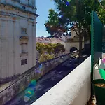 Cozy House By Famous Flea Market With Terrace