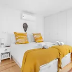 Joivy Principe Real 2Br Apt With Terrace Nearby Botanical Garden Of Lisbon