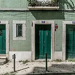 Moderno Apartamento Em Bairro Tipico Lisboeta