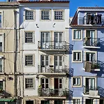Spacious Bairro Alto Apartment With Courtyard, By Timecooler