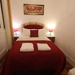 Bordeaux M1 R3 - Nice & Comfortable Double Room With Private Patio & Shared Bathroom