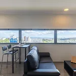Lovelystay - Trendy 1Bdr Apartment W/ River View