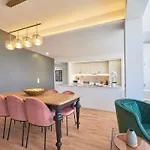 Marques Pombal Apartment