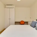 New Apartment With Easy Access In Traditional Area