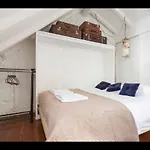 Lovelystay - Distinctive & Unique Apartment Next To Se Cathedral Of Lisbon - 5 Min To Chiado