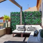 Breathtaking River-City View Two Private Terraces 3 Bedrooms And 3 Bathrooms 17Th Century Building Central Bica Chiado District