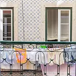 Cozy Carmo Apartment, Lisbeyond