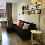 Romantic 1 Bedroom Apartment At Roma Avenue - 1C