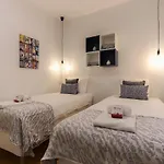 Marques De Pombal Deluxe By Homing