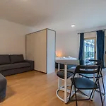Bright & Comfy Flat In Lisbon By Lovelystay