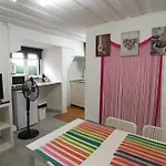 Martim Moniz Low Cost Apartment