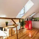 Principe Real Beautiful Studio Apartment