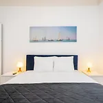 Whome Intendente Modern 1-Bed W/ Lift & Ac In Top Notch Location