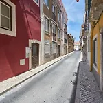 Central & Typical Lisboa By Gt House