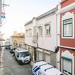 Beautiful House With Patio In Lisbon Heart!