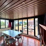 Flores Terrace Apartment