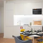 Monsanto Hill House - No. 565 R/C D