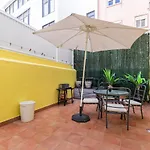 3 Bedroom Terrace Apartment By Innkeeper