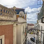 Traditional Alfama Apartment By Lovelystay