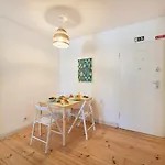 Sunny Apartment In Lisbon!