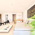 Lisbon Swimming Pool Apartment With Private Parking