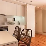 Combro Suites By Homing