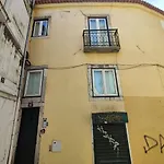 Lisbon, Renovated T2 Apartment Near Rossio